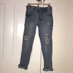 Forever 21 girls mom jeans.